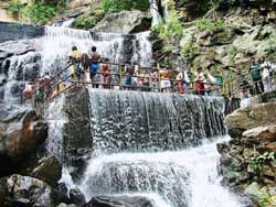 Suruli Falls